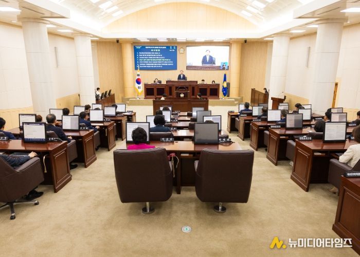 제297회 제1차 정례회 제1차 본회의가 2일 개최됐다. 사진은 이날 본회의 중 한 장면.