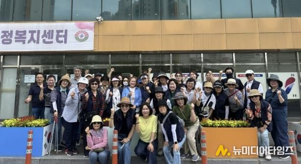 구리시 동구동, '여름꽃 활짝' 따뜻한 햇살 아래 피어난 쌈지공원
