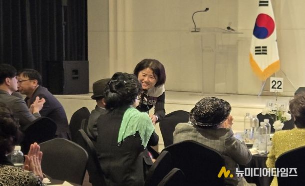 김진경 강남구의원, 경로의 달 맞아 어르신들과 소통의 시간 가져