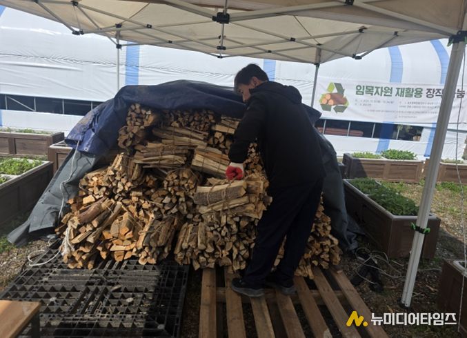 연수구시설안전관리공단, ‘임목자원 재활용 장작 나눔’으로 ESG 실천