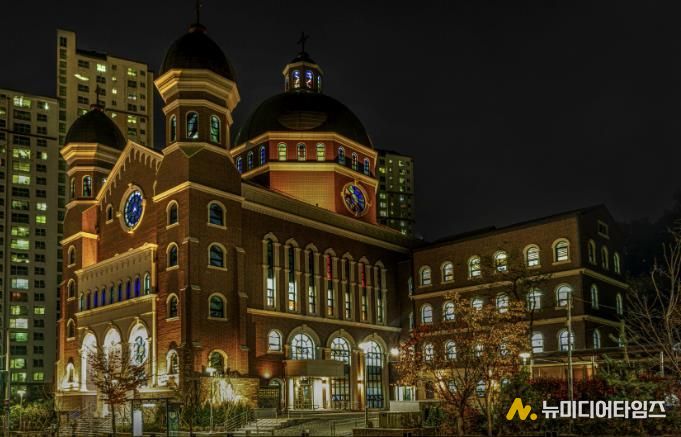 2021 수원디자인대상 수상작인 광교1동성당.