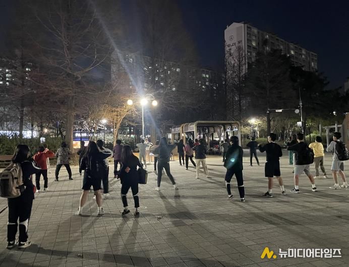 평택시 송탄보건소, 야간건강 체조 교실 운영 성황!