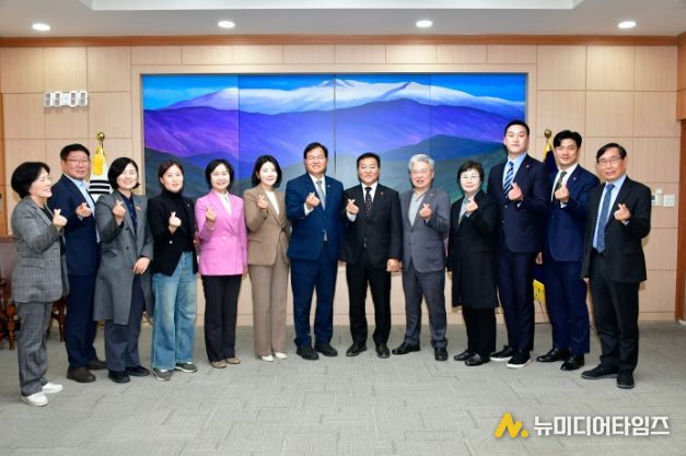 4.3특위, 광주광역시의회 간담회 후 기념사진