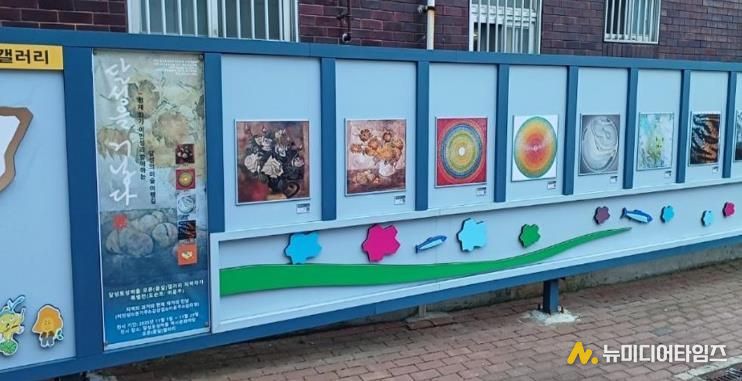 2025 달성토성마을 작가 레지던시 및 문화 활성화 사업(1)(달성토성마을 오픈 갤러리 모습)