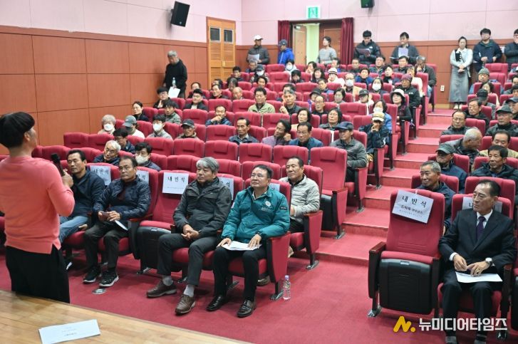 완주군의회 김재천 부의장, 발효사료 교육 통해 축산 현안 점검