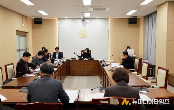연수구의회 자치도시위원회, 제276회 정례회에서 조례안 등 안건 심의