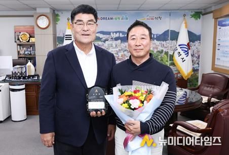 덕산청년회 최병석씨, 공로 표창