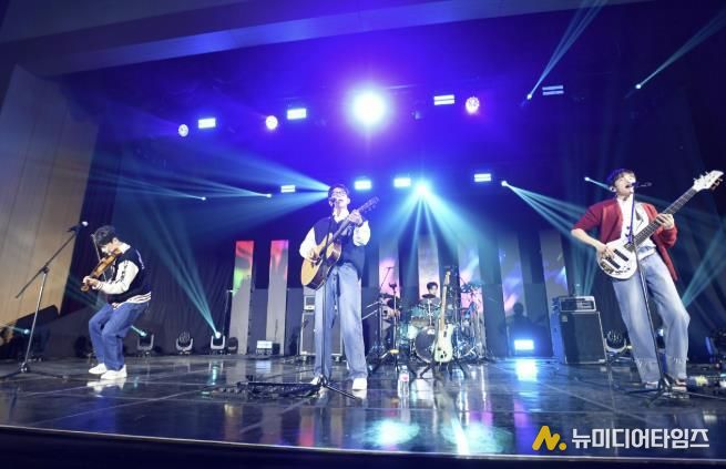 지난해 11월 화천체육관에서 열린 수능 힐링 콘서트