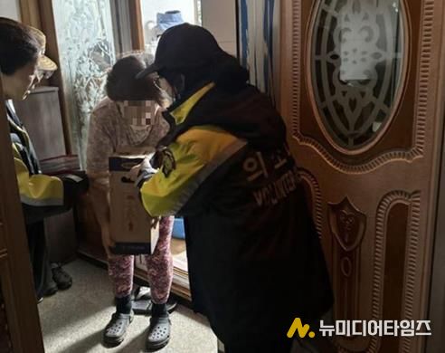 서산소방서, 의용소방대연합회 화재 취약계층 소화기 전달