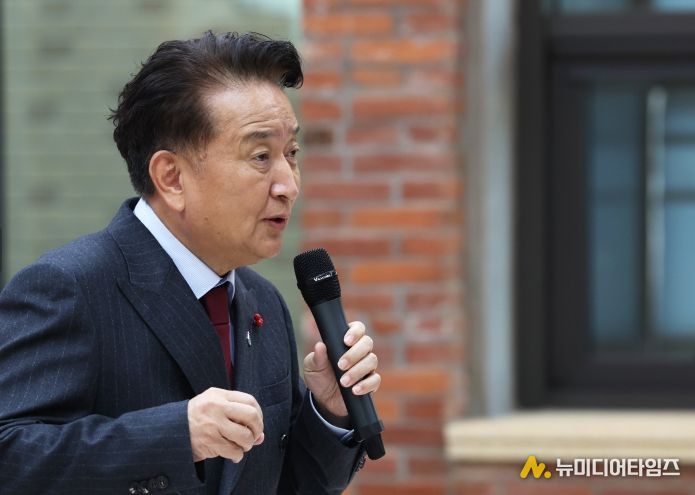 대회의실서 올해 마지막 직원조회