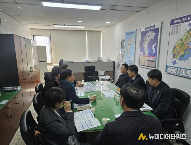 충청북도 투자유치국장 면담 사진