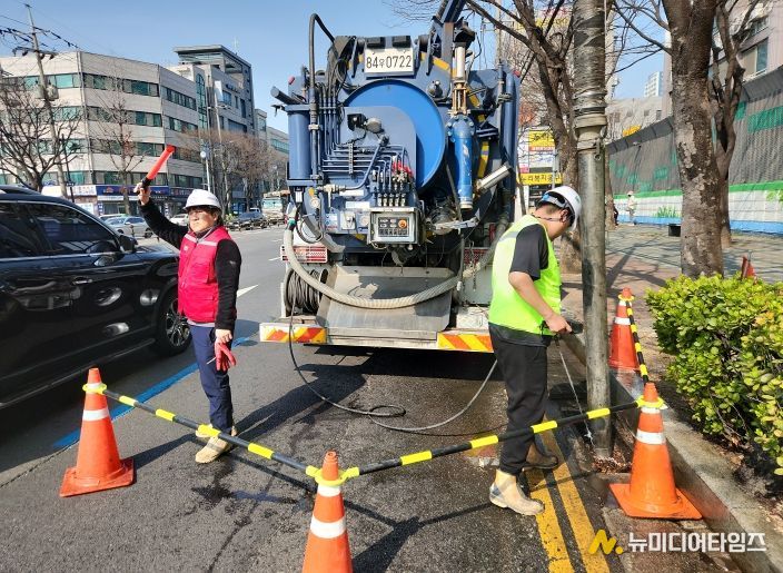 빗물받이 준설 작업