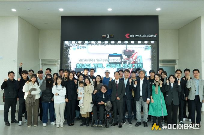 청년의 렌즈로 담아낸 ‘평범한 삶의 비범한 이야기들’