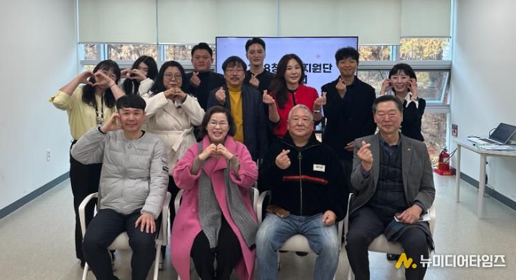 천안시청소년상담복지센터는 지난 11일 천안시청소년복합커뮤니티센터 동아리실에서 ‘2025년 1388청소년지원단 제4차 평가회의’를 진행하고 있다.