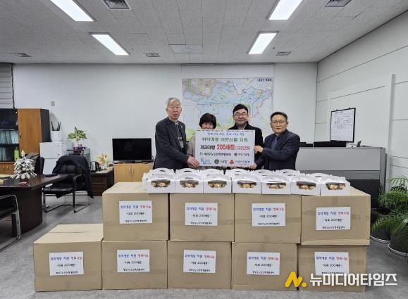 계양구노인인력개발센터 ‘계양가배랑’ 사업단, 취약계층 어르신 지원 위한 다과류 기탁