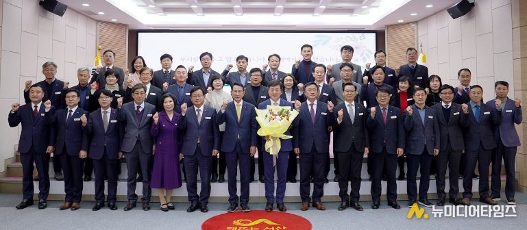 12월 31일 시청 대회의실에서 열린 제17대 서산시 부시장 이임식