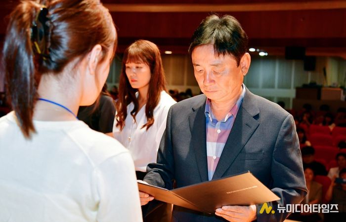 지난해 열린 군인재육성재단의 장학증서 수여식