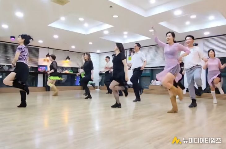 김해시도시개발공사 진영스포츠센터 수준별 맞춤형 라인댄스 강좌 운영