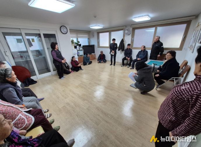 대월면, 병오년 새해맞이 경로당 방문