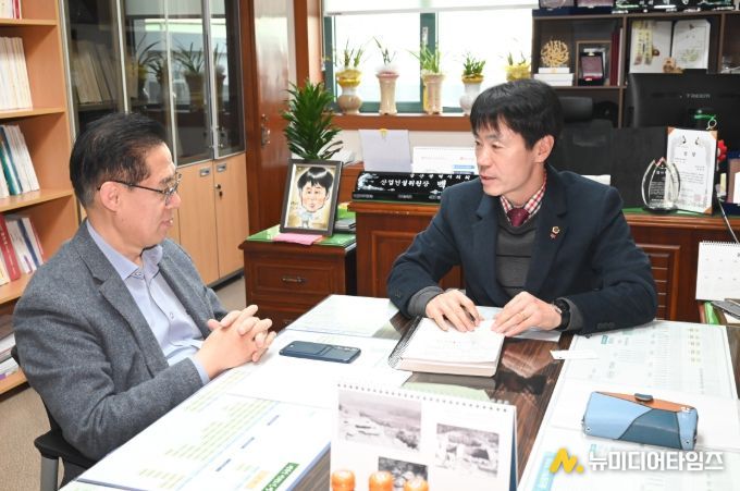 백현조 산업건설위원장, 청정수소 인증제 운영현황 청취