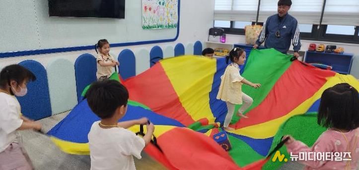 한국어 교실 및 공동육아나눔터 운영 모습