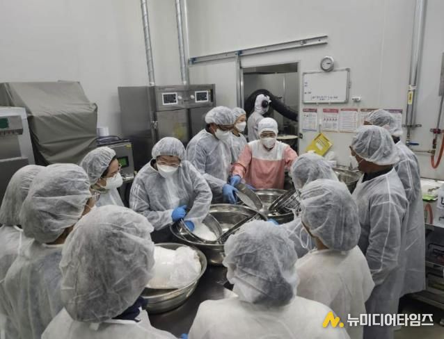 쌀가루 분쇄 실습 교육 모습