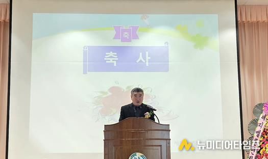 축사하는 최명수 도의원