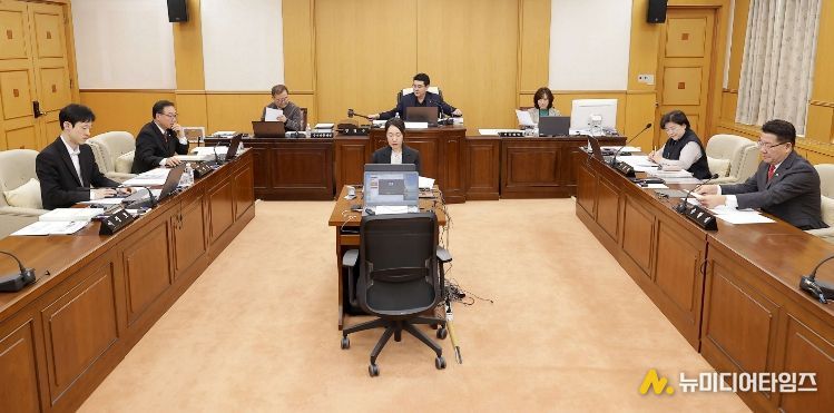 제292회 임시회 제2차 본회의 상임위 회의_행정자치위원회