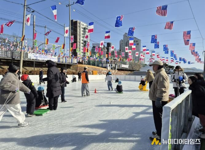 보은군 보청천 눈썰매장, 겨울방학 맞아 아동ㆍ청소년 큰 인기