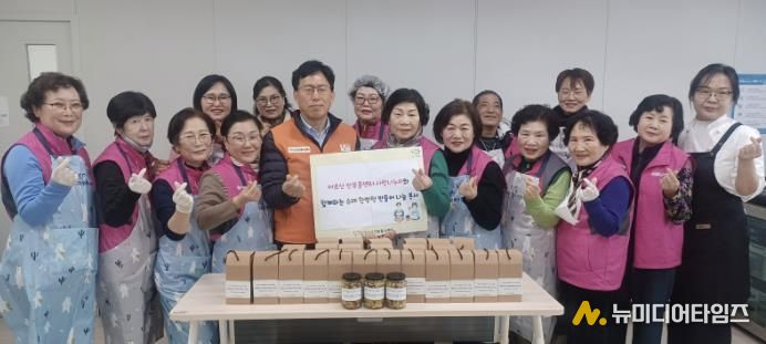 구리시자원봉사센터, 어르신 안부콜센터ㆍ사랑나누미 봉사자와 함께 수제 한방청 만들어 나눔 봉사