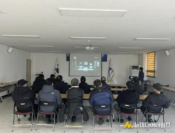 월롱청사 3층 회의실에서 진행된 기간제 근로자 안전운전 교육