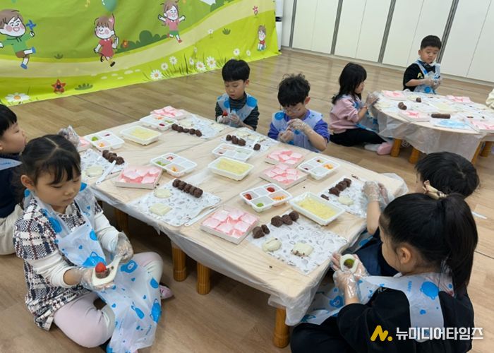 하남 위례유치원, 겨울방학 속 맛있는 배움 “설 명절 맞이 전통 요리 체험” 운영