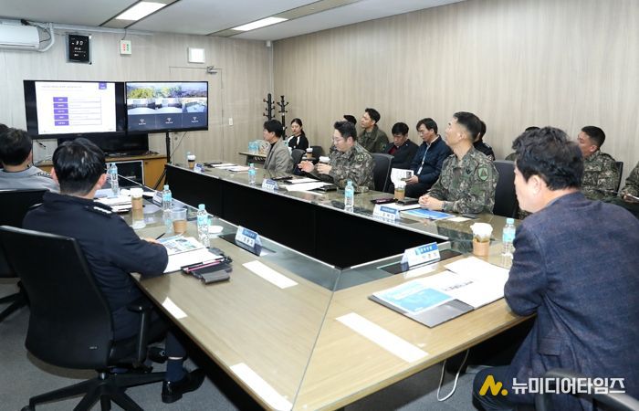 지난 연말 관악구가 관계 기관과 ICT 산불 감시 플랫폼 시연회를 개최했다