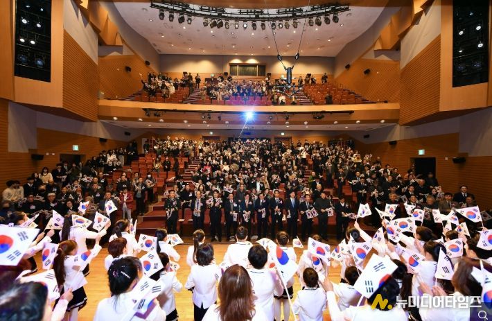 김포시가 1일 오전 김포아트홀에서 제107주년 3·1절 기념식을 개최했다.