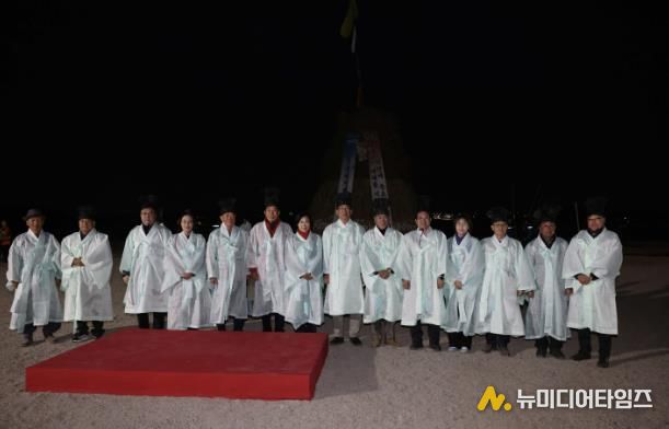 달맞이 축제 참석한 평택시의회와 단체