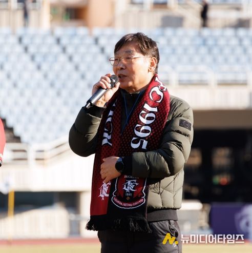 김병전 의장, 부천FC1995 홈 개막전 찾아 선수단 응원