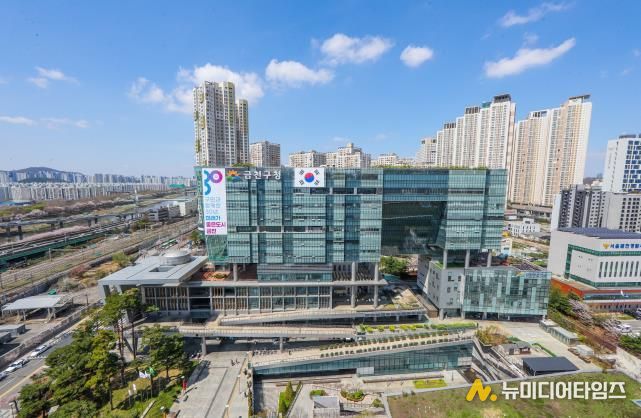 2025년 금빛학교 내 진학 관련 프로그램에서 학생들이 교육을 받고 있다