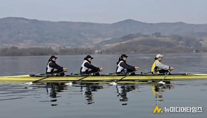 예당호 조정훈련장에서 훈련 중인 예산군 조정팀