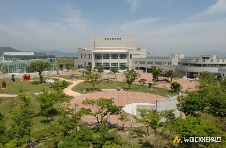 을숙도문화회관 전경