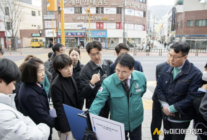 윤일현 부산금정구청장, 주민 건의사항 해결 위해 '민·관·경' 합동 현장 점검 나서