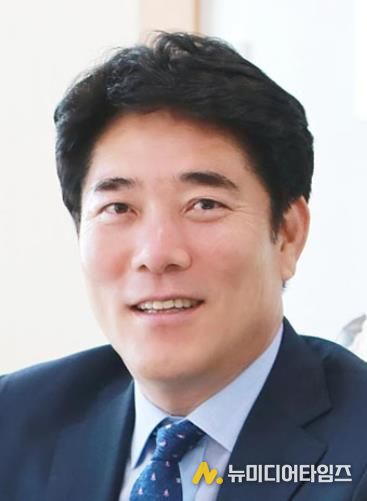 이찬호 교육위원장 … 맘스프리존 ‘체험형 경남영어도서관’ 제안