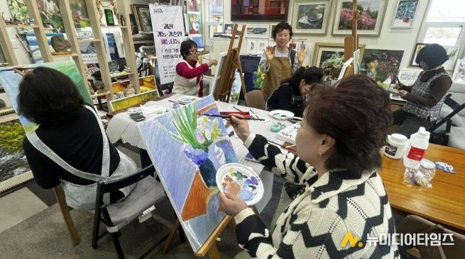 괴산군, 귀촌인 김도희의 ‘서양화 그리기’ 재능나눔 활동