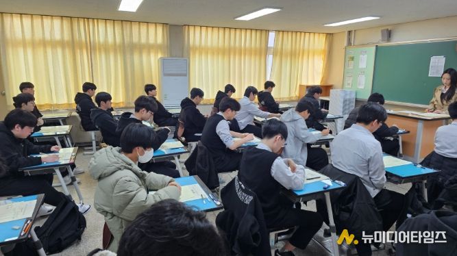 전국연합학력평가에 충북 3만 4,924명 응시