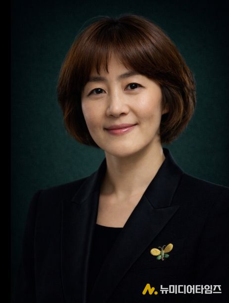 원주시 민영미 지방세입과장, 지방재정 발전 유공 국무총리 표창 수상