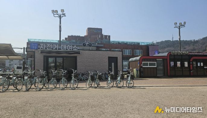 행궁동 공영자전거대여소 전경