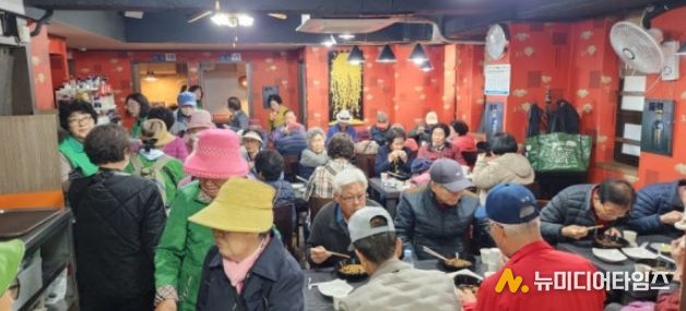 남양주시 퇴계원읍, 초마미엔과 ‘어르신 짜장 나눔데이’실시