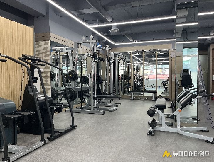 어르신 전용 헬스장 사당점 내부 모습