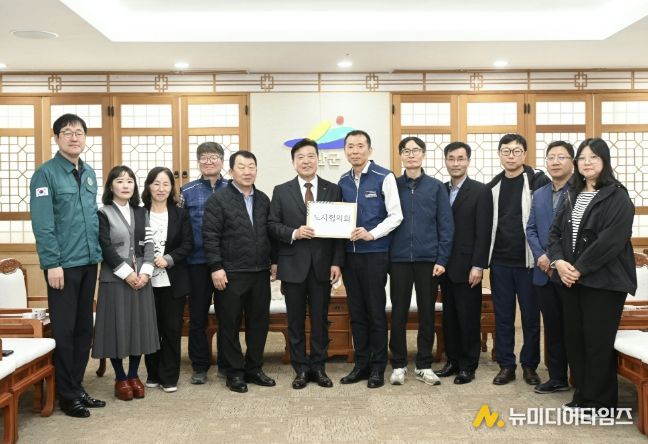 노사협의회 기념촬영