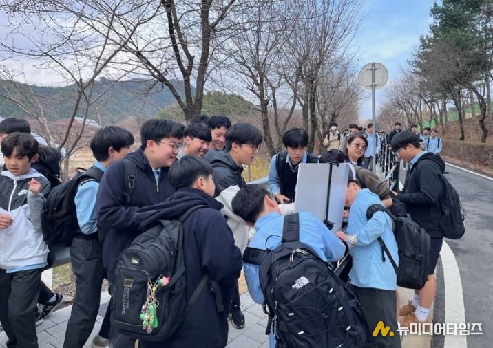 충주시남자단기청소년쉼터, 하굣길 아웃리치실시