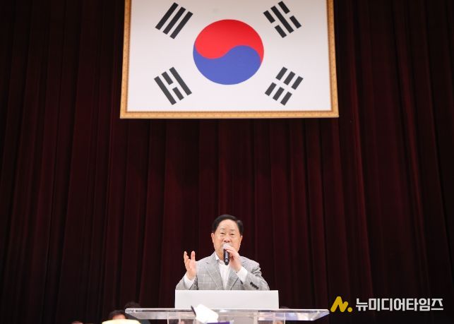 환영사하고 있는 주광덕 시장